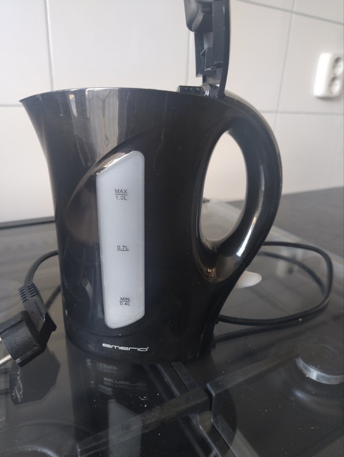 Mooie zwarte kleine 1L waterkoker 220V, 1 tot 2 liter, Ophalen of Verzenden, Zo goed als nieuw