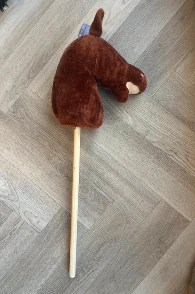 Hobbyhorse bruin - nieuw van Pipoos, Ophalen of Verzenden, Nieuw, Jongen of Meisje