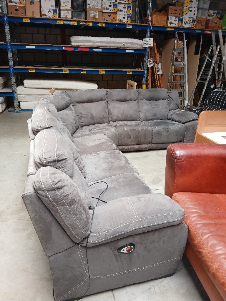(0602) Hoekbank van 220x220 cm elek. voetensteun-rugleuning, Ophalen, ., Hoekbank, 75 tot 100 cm