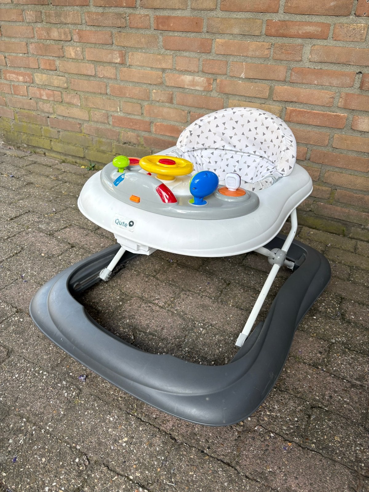Qute babywalker €15,- ophalen, Ophalen, Gebruikt, Overige typen