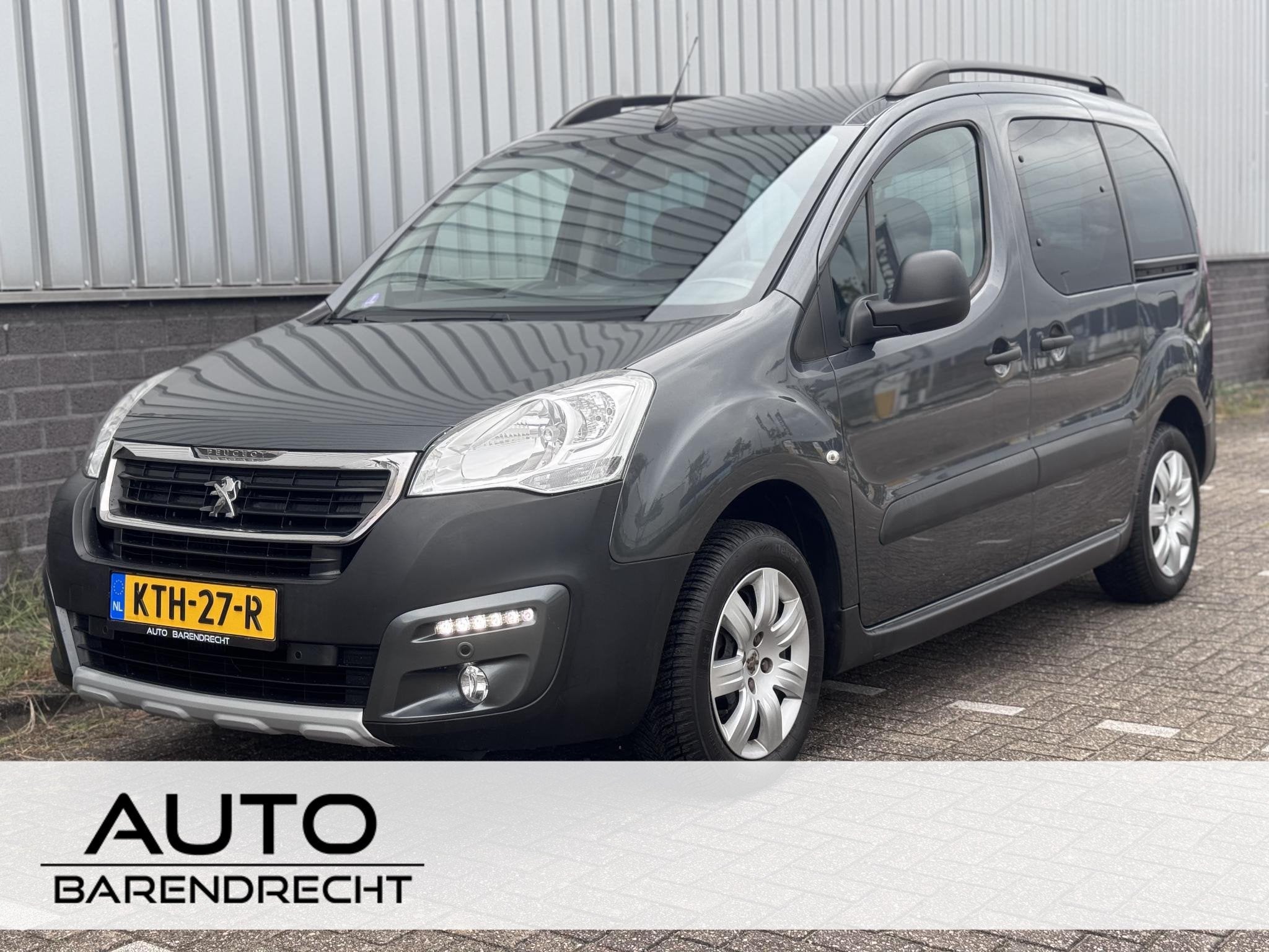 Peugeot Partner Tepee 1.2 PureTech Allure Apple CarPlay, Auto's, Peugeot, Voorwielaandrijving, Stof, Gebruikt, 1199 cc