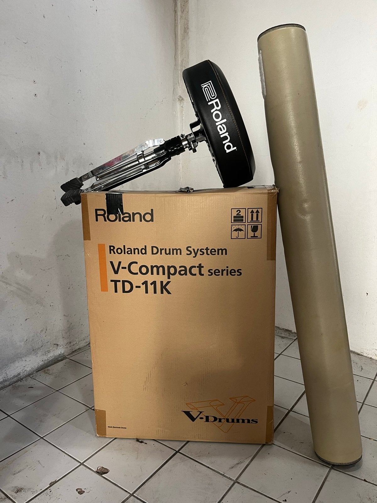 Foto 10 van Roland TD-11K V-Drums Compact + kruk & mat
