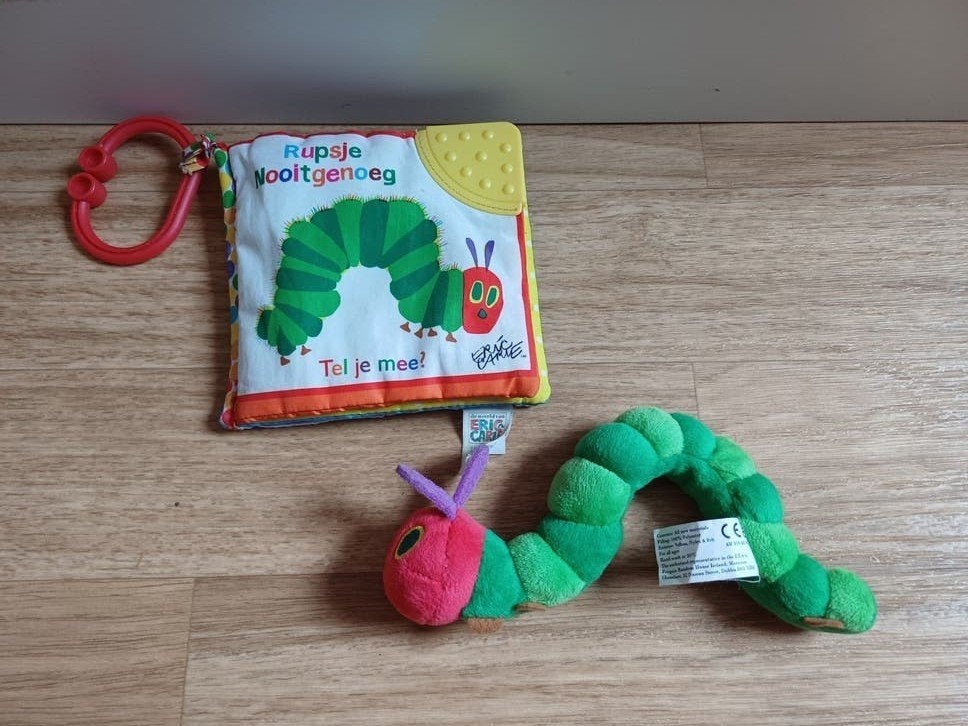rupsje nooitgenoeg knuffeltje en boekje van stof, Kinderen en Baby's, Speelgoed | Knuffels en Pluche, Ophalen of Verzenden, Zo goed als nieuw