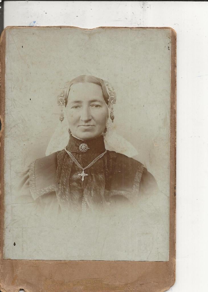 Den Haag Dame in klederdracht 25 j getrouwd 1902 Kabinetfoto, Ophalen of Verzenden, Voor 1920, Ongelopen, Zuid-Holland