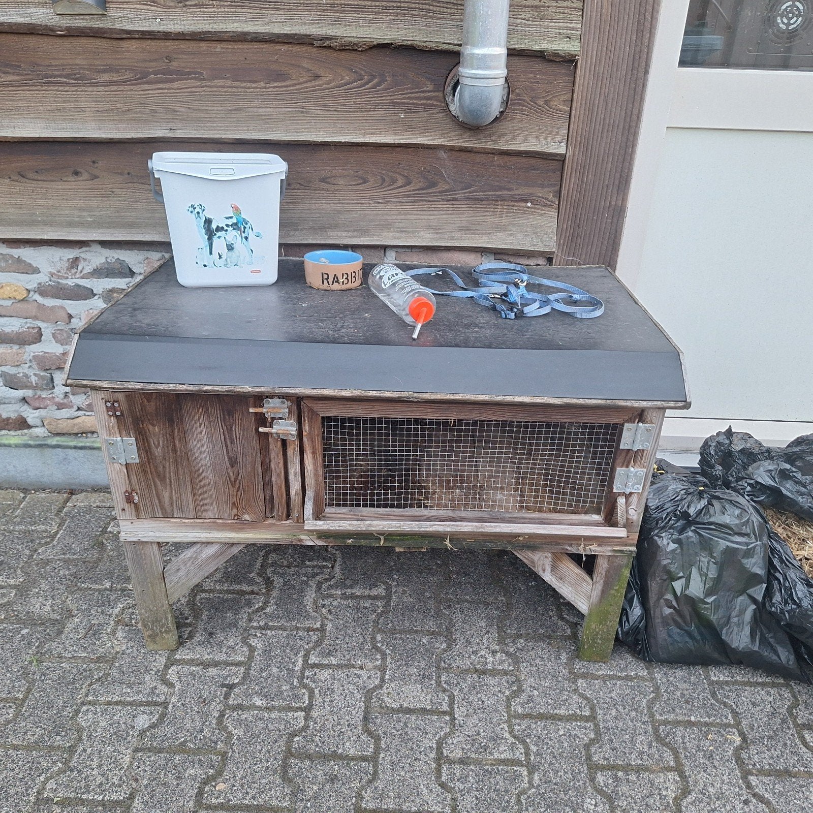 Konijnenhok met nachthok en toebehoren. Gratis., Ophalen, 60 tot 90 cm, Konijn, Hok