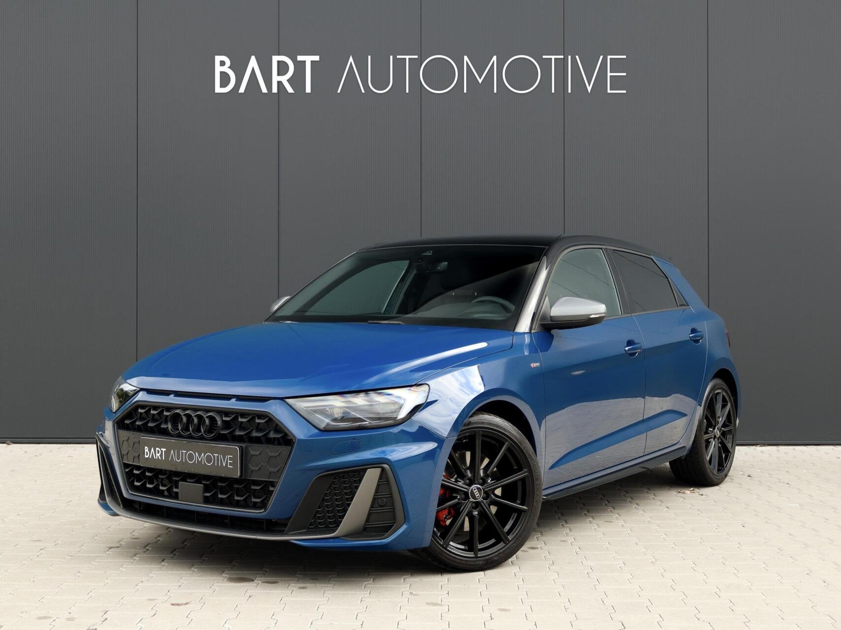 Audi A1 Sportback 35 TFSI S-Line|ACC|Camera|Matrix|DAB|SONOS, Zwart, 4 cilinders, Blauw, Leder en Stof