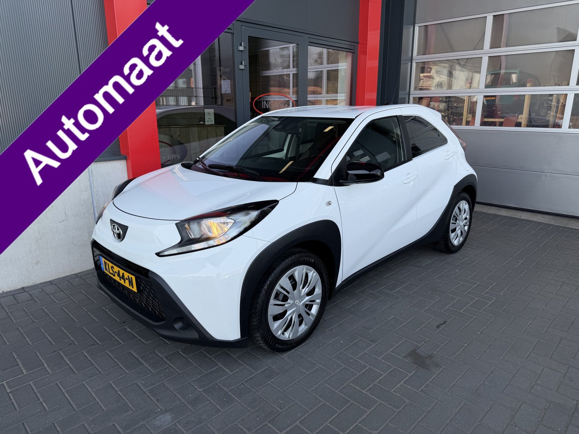 Toyota Aygo X 1.0 VVT-i S-CVT Play (bj 2023, automaat), Auto's, Dealer onderhouden, Stof, Gebruikt, Start-stop-systeem