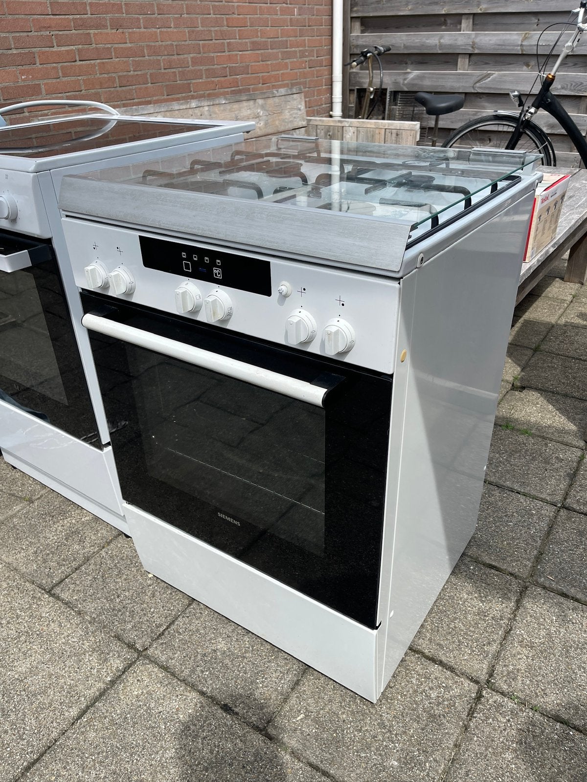 Siemens gasfornuis + oven, Witgoed en Apparatuur, Fornuizen, Ophalen, 4 kookzones, Zo goed als nieuw, Inbouw