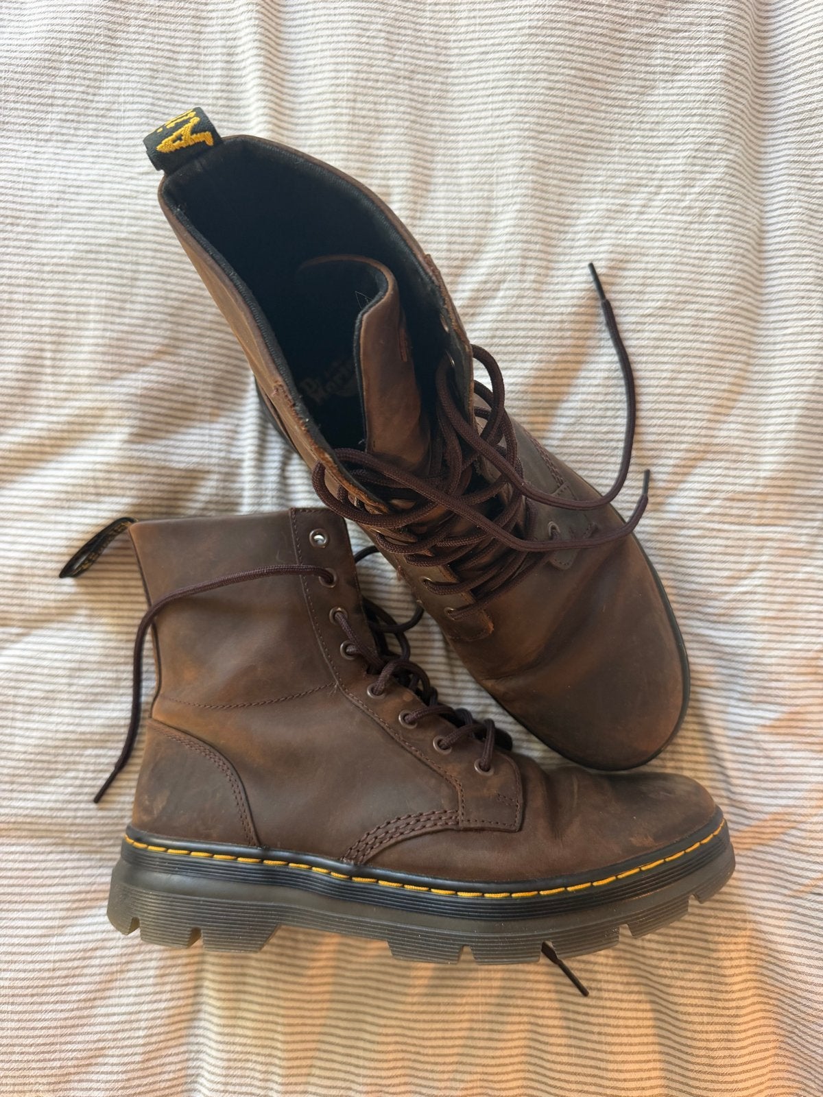 Dr. Martens  - Maat 43, Ophalen of Verzenden, Gedragen, Bruin
