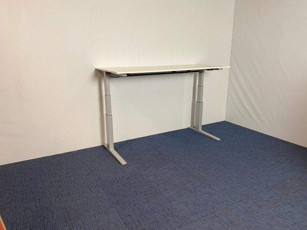 6 x Zit/sta bureau Bene (elektrisch), wit blad, 180 x 80 cm