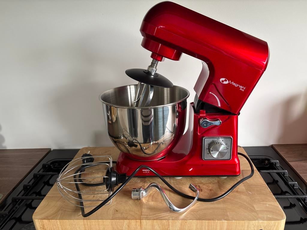 Magnani Italië Keukenmixer - Rood, Witgoed en Apparatuur, Keukenmixers, 3 tot 4 liter, Ophalen of Verzenden, Zo goed als nieuw