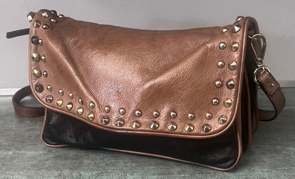 Abro. Leren schouder/crossbodytasje., Ophalen of Verzenden, Zo goed als nieuw, Bruin, Leer
