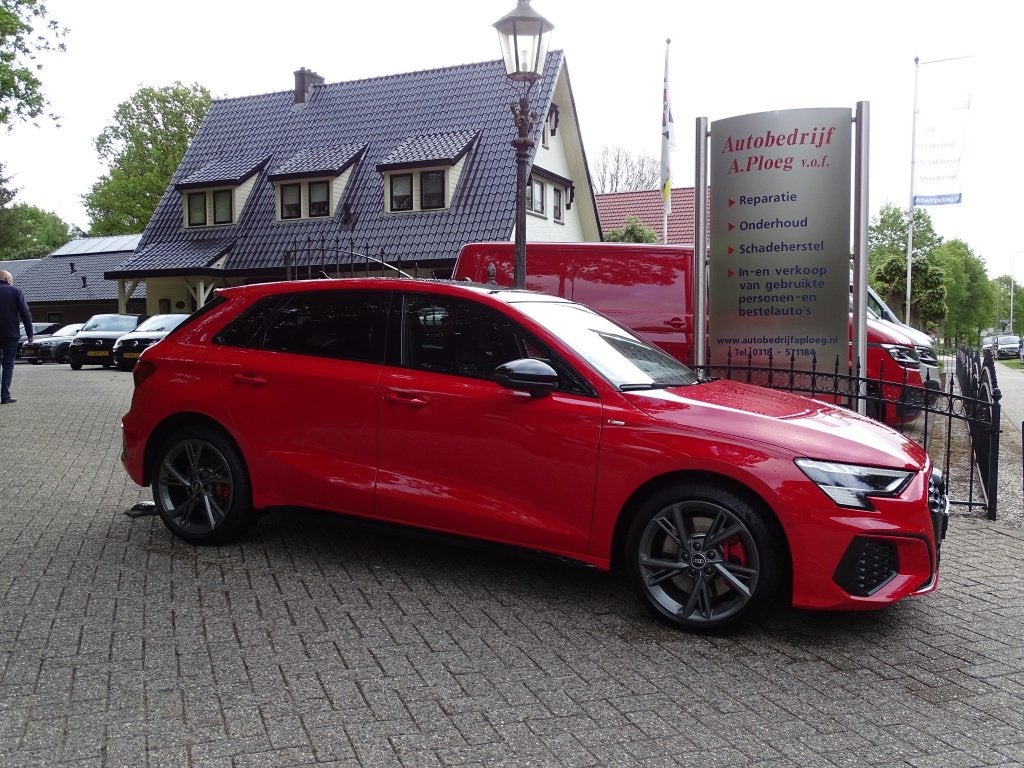 Audi A3 Sportback 45 TFSI e S ed Comp PANO DAK VOL OPTIES 1e, Auto's, Automaat, Gebruikt, 4 cilinders, Parkeerassistent