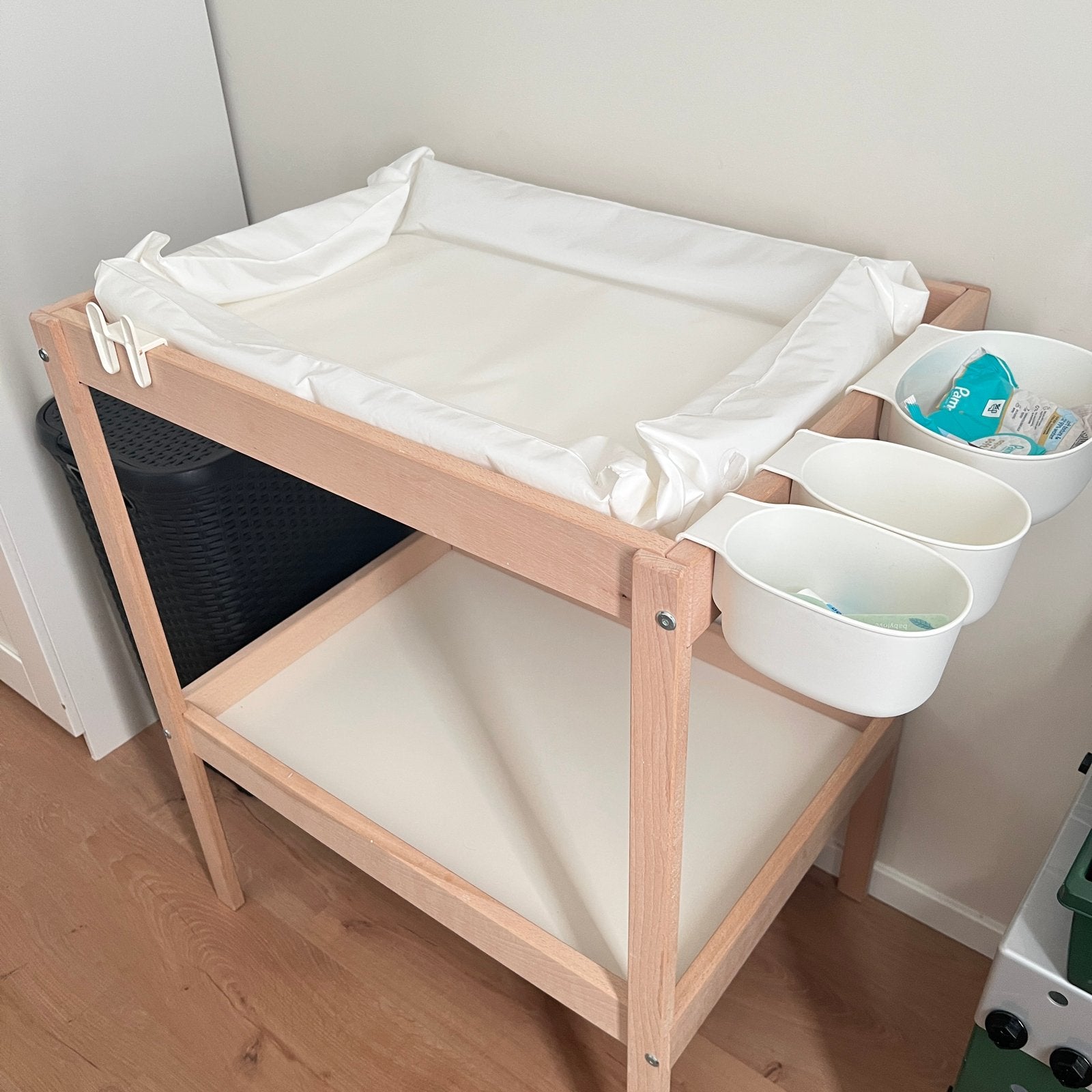Ikea Sniglar aankleedtafel met aankleedkussen en bakjes, Gebruikt, Aankleedkussen, Standaard, Ophalen
