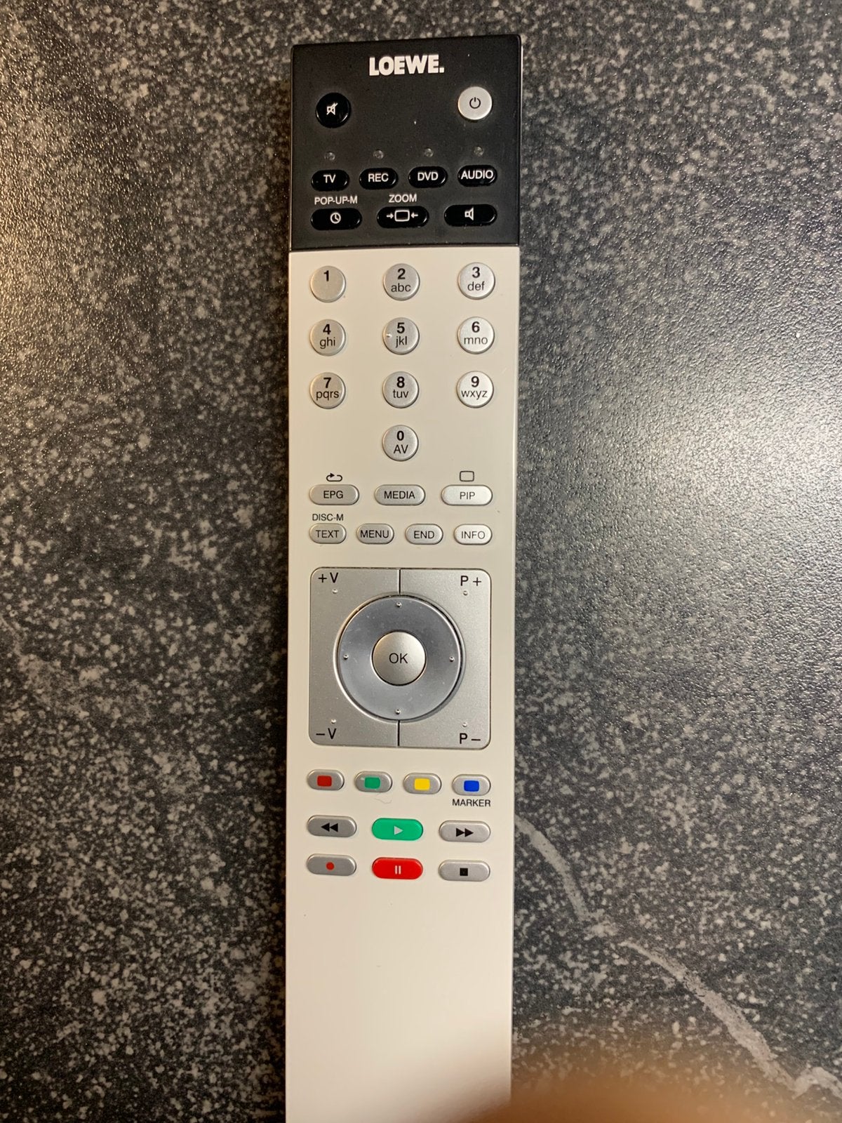 Originele loewe afstands bediening slechts 4 dagen oud, Audio, Tv en Foto, Afstandsbedieningen, Ophalen of Verzenden, Zo goed als nieuw