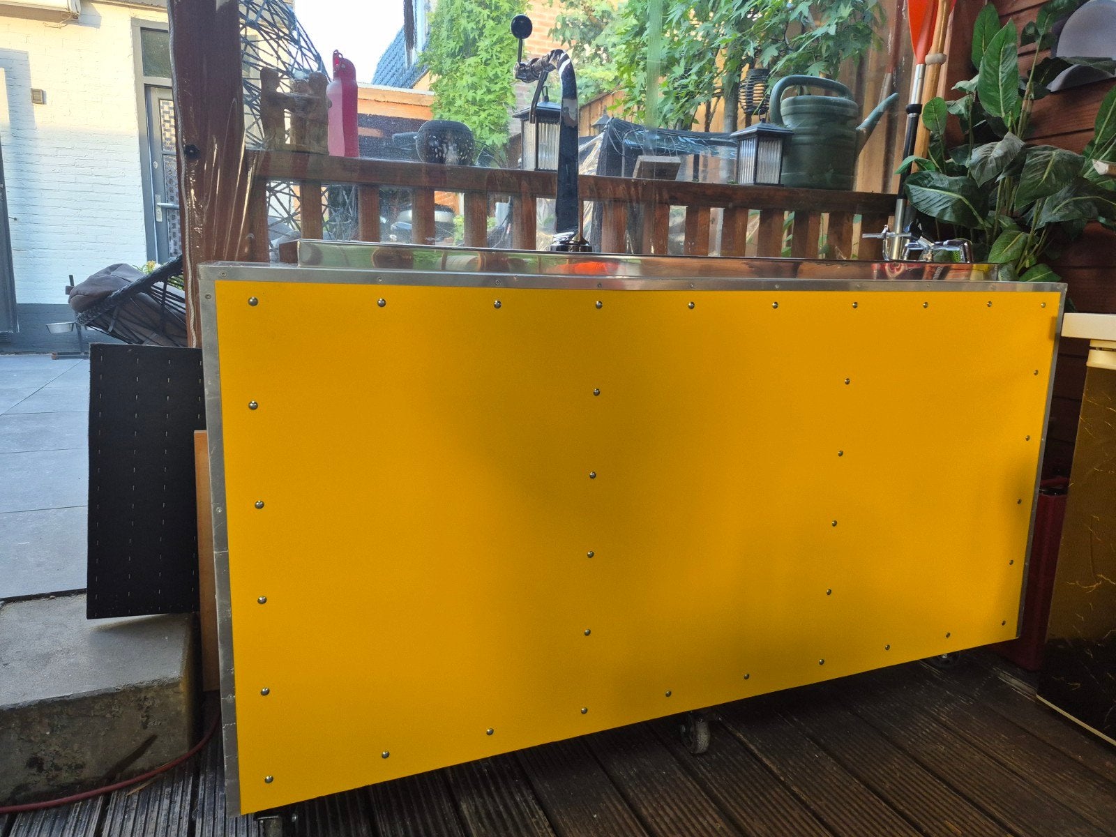 Mobiele biertap met bar - Perfect voor feesten en evenemente, Huis en Inrichting, Barren, Gebruikt, Ophalen of Verzenden