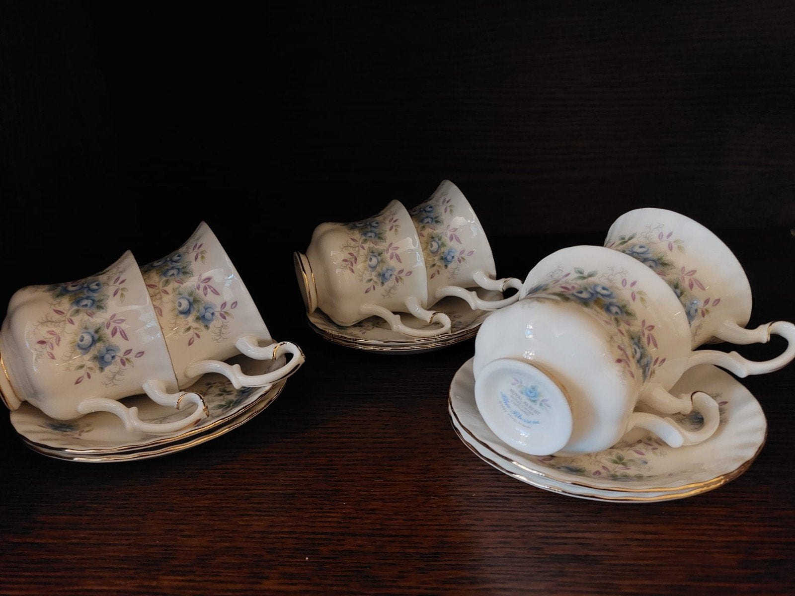 6 Royal Albert kopjes Blue Blossom, Ophalen of Verzenden, Zo goed als nieuw, Overige stijlen, Kop(pen) en/of Schotel(s)