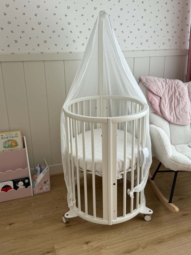 Stokke Sleepi Mini wit + matras + hemeltje, Kinderen en Baby's, Ophalen, Gebruikt, Wieg