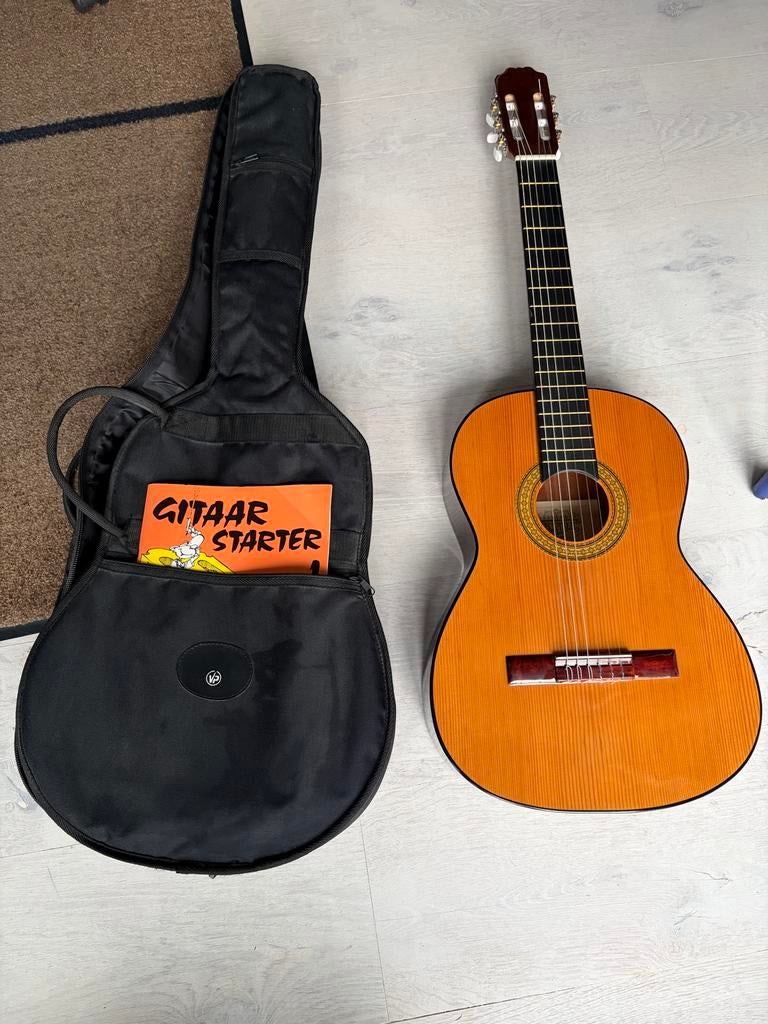 Admira Triana Spaanse gitaar, model 20, Muziek en Instrumenten, Snaarinstrumenten | Gitaren | Akoestisch, Ophalen, Gebruikt, Klassieke of Spaanse gitaar
