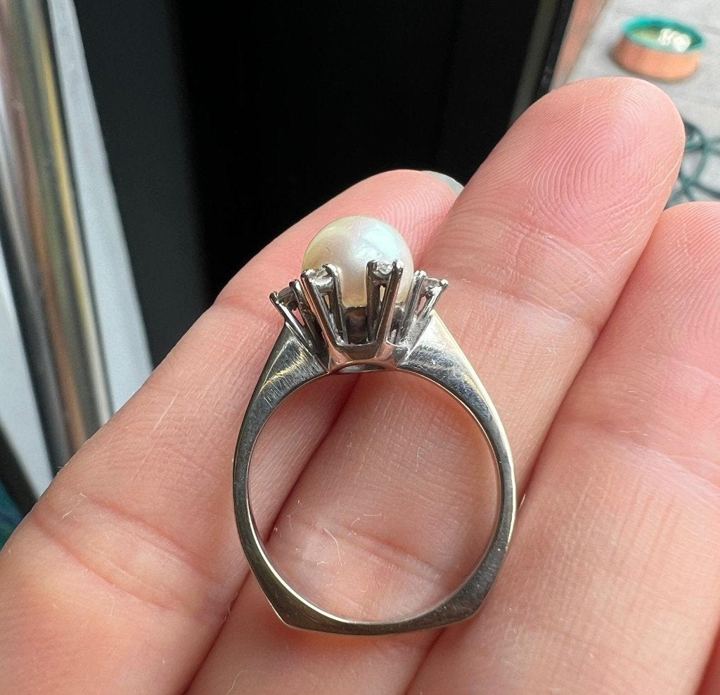 Prachtige ring van 18k goud, natuurlijke parel en diamanten, Met edelsteen, Wit, Nieuw, Ophalen of Verzenden