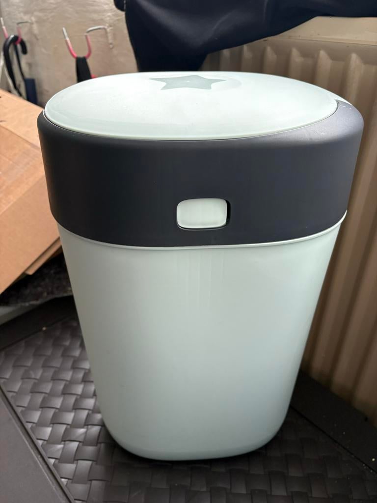 Tommee Tippee luieremmer 'baby blue' met extra navullingen, Kinderen en Baby's, Badjes en Verzorging, Ophalen of Verzenden, Zo goed als nieuw