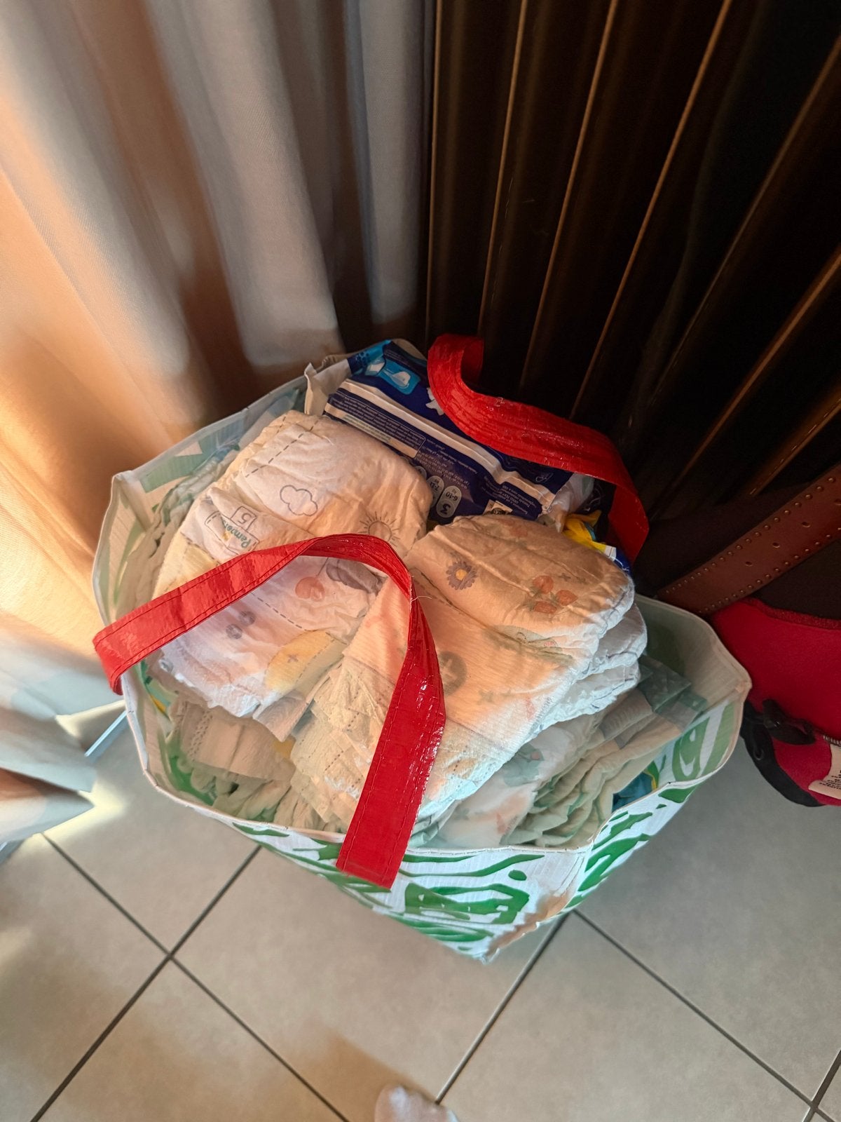Grote tas met diverse luiers (Huggies/Dodot/Lupilu/Pampers), Ophalen, Overige merken, Overige typen, Inclusief tas
