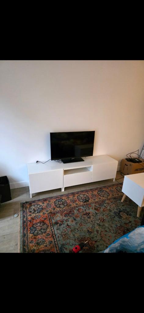 IKEA Besta TV-meubel 180cm met glasplaat en poten, Huis en Inrichting, Kasten | Televisiemeubels, Ophalen, Gebruikt, 150 tot 200 cm