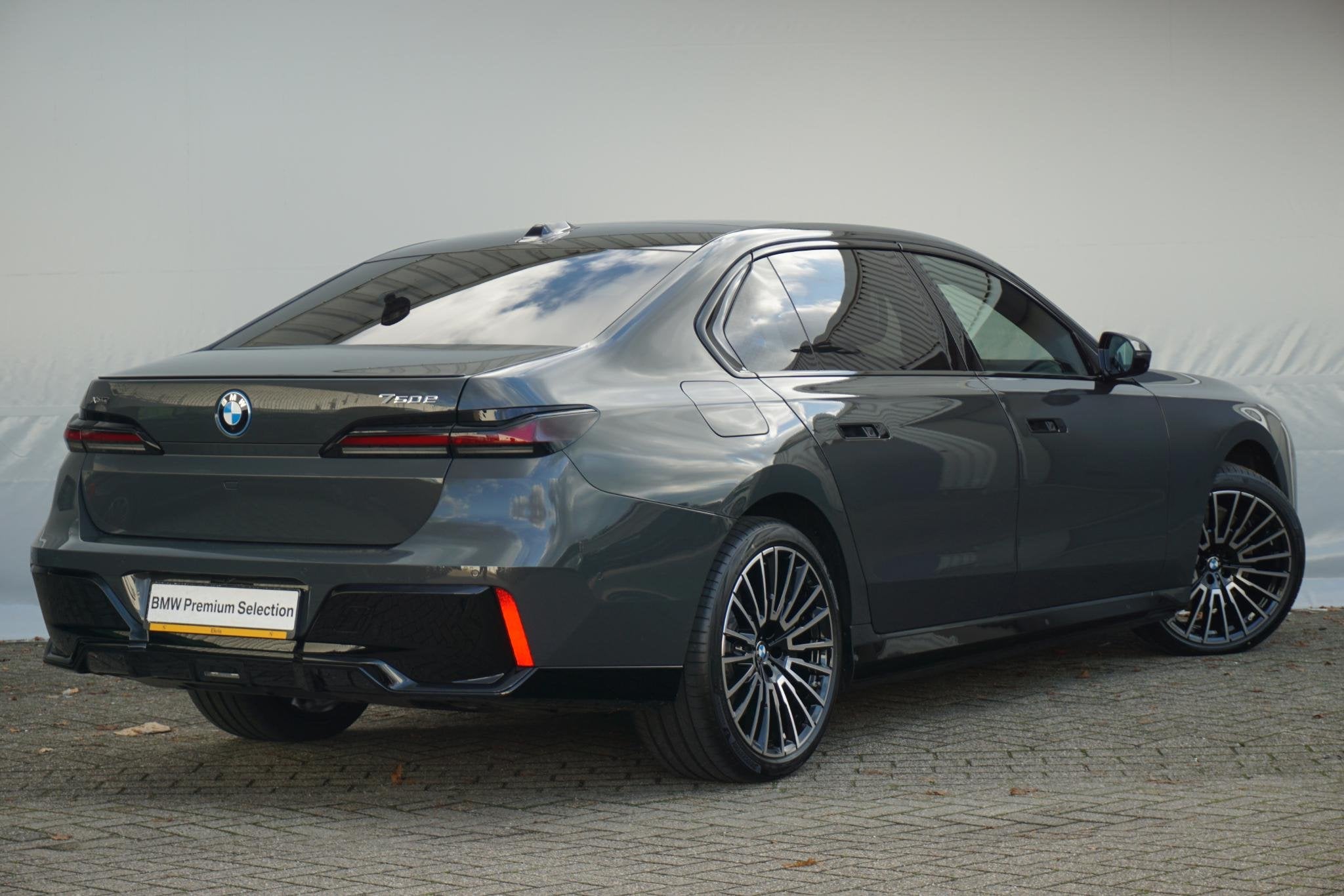 BMW 7 Serie Sedan 750e xDrive Executive Drive Pro | M Sportp, Auto's, 489 pk, Vierwielaandrijving, Hybride Elektrisch/Benzine
