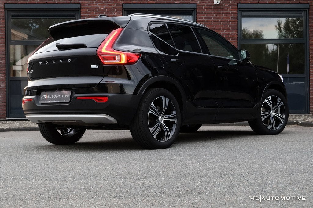 Volvo XC40 1.5 T5 Recharge Inscription PANO LEDER TREKHAAK, Auto's, Volvo, Zwart, Bedrijf, Adaptive Cruise Control, Hybride Elektrisch/Benzine