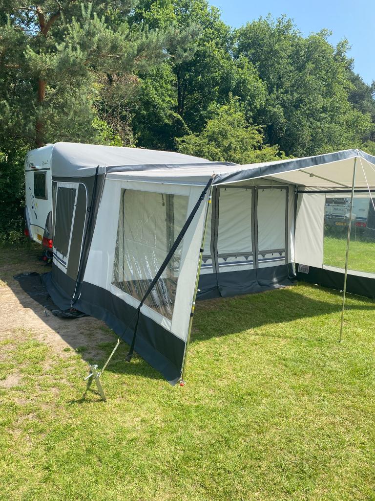 Hymer Nova 390 | 2 voortenten | zeer nette staat, Caravans en Kamperen, Caravans, 2 aparte bedden, Luifel, Rondzit, Tot en met 2