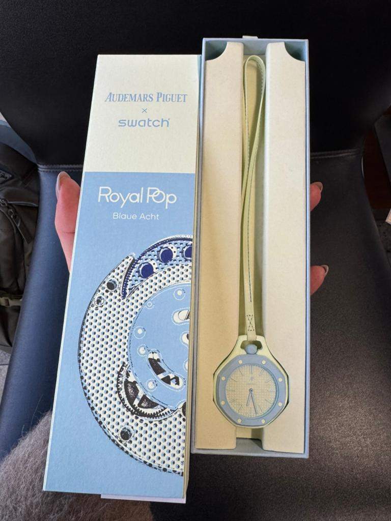 Audemars Piguet x Swatch Royal Pop Blauwe Acht Zakhorloge, Swatch, Nieuw, Ophalen of Verzenden, Kunststof