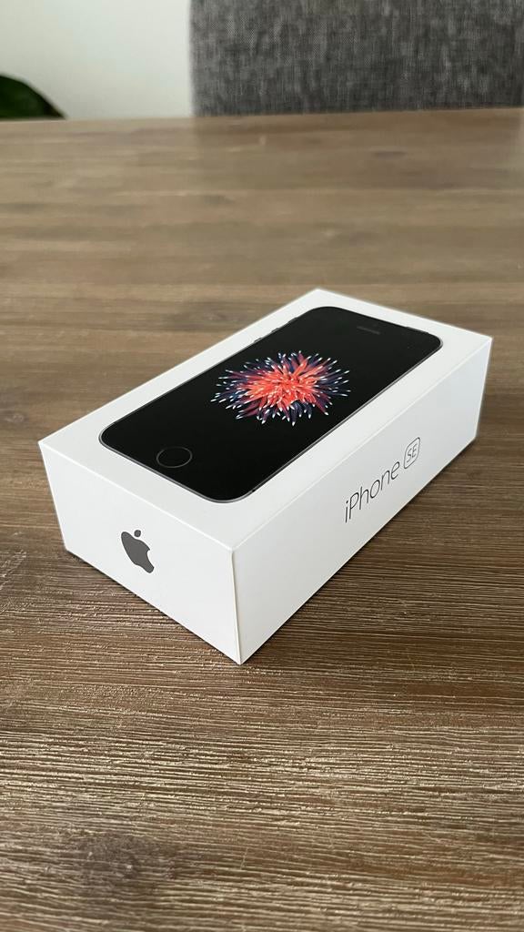 iPhone SE (2016) 16GB Space Gray met doos, Telecommunicatie, Mobiele telefoons | Apple iPhone, Zo goed als nieuw, 16 GB, Zonder abonnement