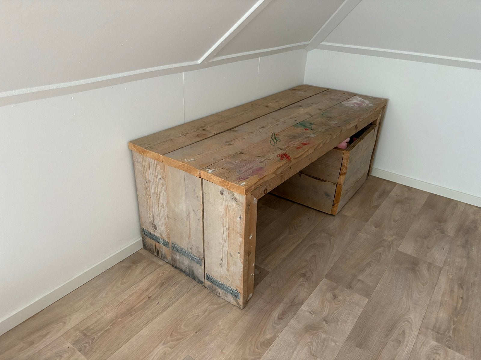 Stevig steigerplank houten bureau met opbergruimte en wielen, Ophalen, Gebruikt, Hout, Kinderbureau
