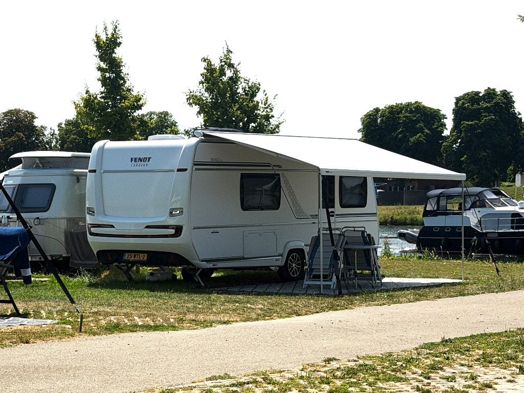 Fendt 550SD 06-2026 - AutoSteady/Mover/Airco/Thule-G3/ATC2.0, Caravans en Kamperen, Caravans, Particulier, tot en met 4, 1250 - 1500 kg