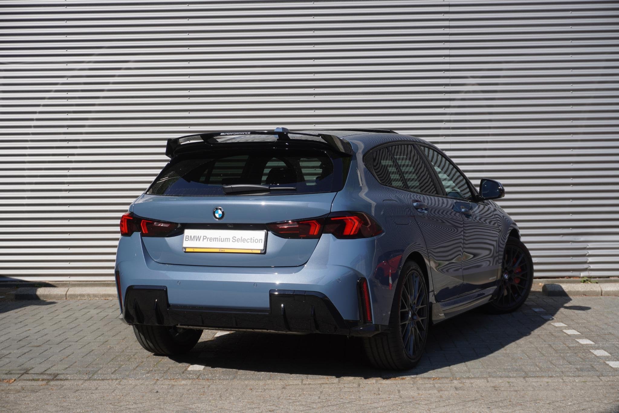 BMW 1 Serie 120 M Sportpakket Pro | Individual lak | Stuurwi, Auto's, Met garantie (alle), Blauw, Origineel Nederlands, 19 km/l