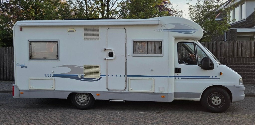 Camper: Adriatik Coral S650SP, Ringverwarming, 6 tot 7 meter, Particulier, Adria