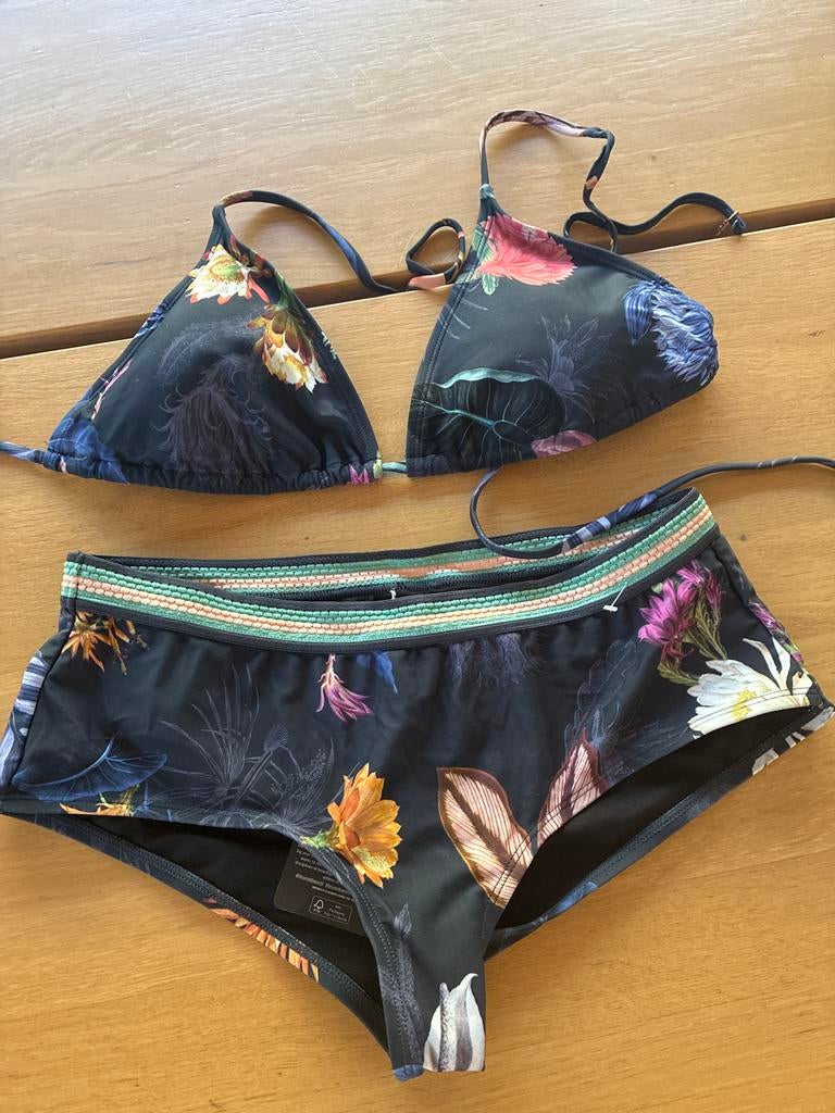Brunotti bikini nieuw  maat 42 met halter en grijze print, Ophalen of Verzenden, Nieuw, Grijs, Bikini