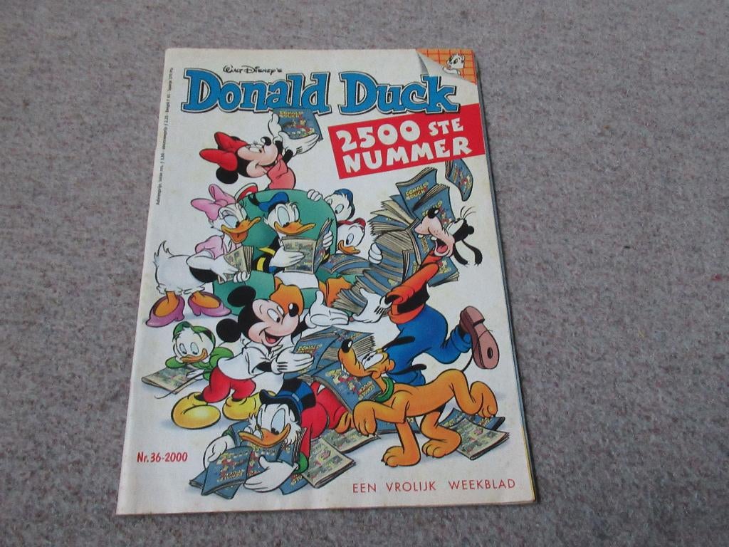 Donald Duck 2500ste nummer met bijlage 1e nummer uit 1952, Walt Disney’s, Verzenden, Eén stripboek, Zo goed als nieuw