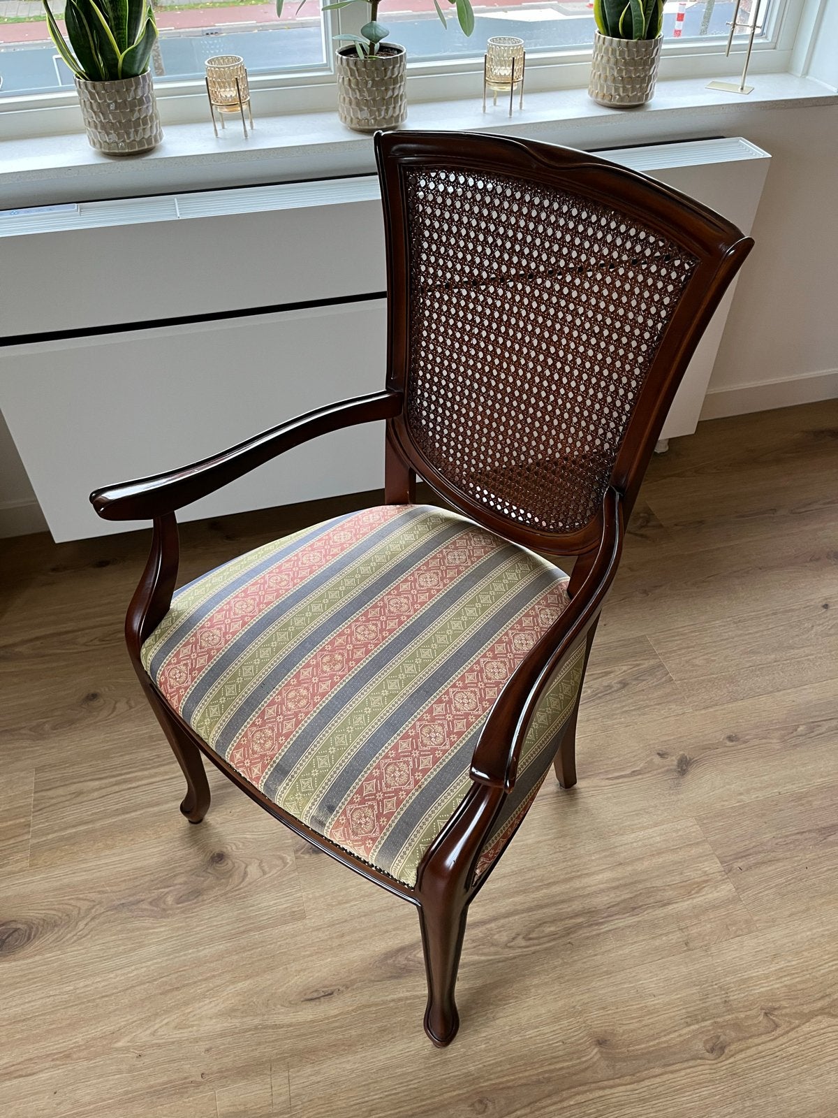 Gratis Set van 2 kersenhouten stoelen met armleuningen, Ophalen