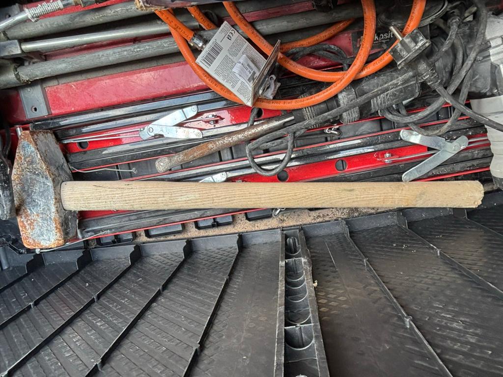 Voorhamer met steel, Ophalen