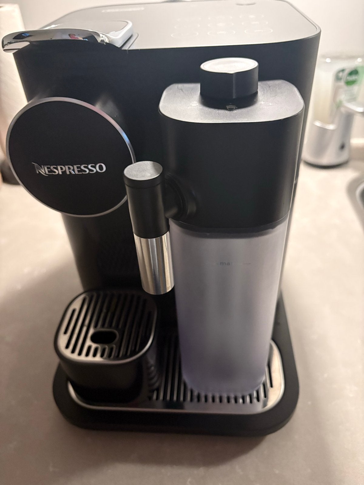 Nespresso De'Longhi Gran Lattissima - Koffiecupmachine