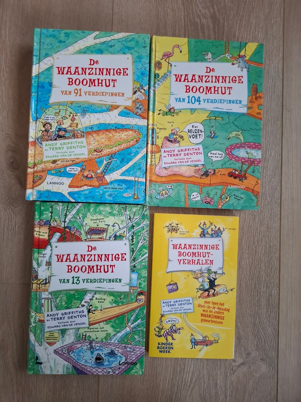 De Waanzinnige Boomhut serie - 4 boeken, Ophalen of Verzenden, Zo goed als nieuw, Andy Griffiths en Terry Denton, Fictie