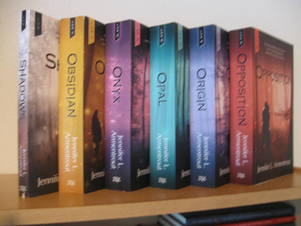 100 + BOEKEN FANTASY ARMENTROUT HARRY POTTER FEIST RILEY, Boeken, Ophalen of Verzenden, Zo goed als nieuw