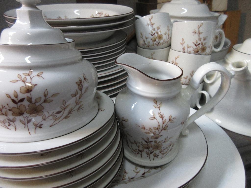 Vintage Bavaria servies met bruine bloemen, Ophalen, Overige materialen, Gebruikt, Bord(en)