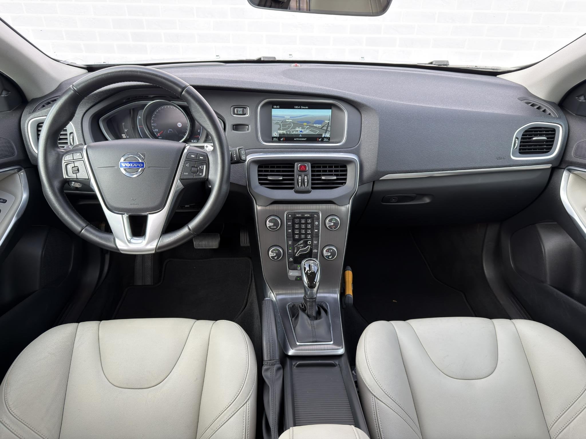 Volvo V40 T5 245 pk Summum | Automaat | Trekhaak | Navigatie, Auto's, Gebruikt, 4 cilinders, Hatchback, 5 stoelen