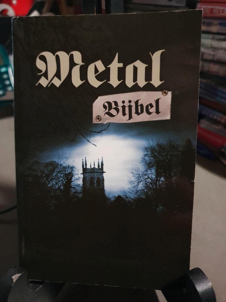 Metal bijbel, Ophalen, Zo goed als nieuw