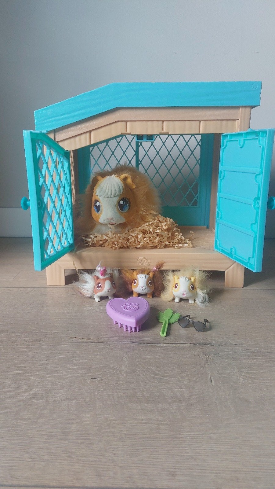 Little live pet Cavia met jongen, Ophalen