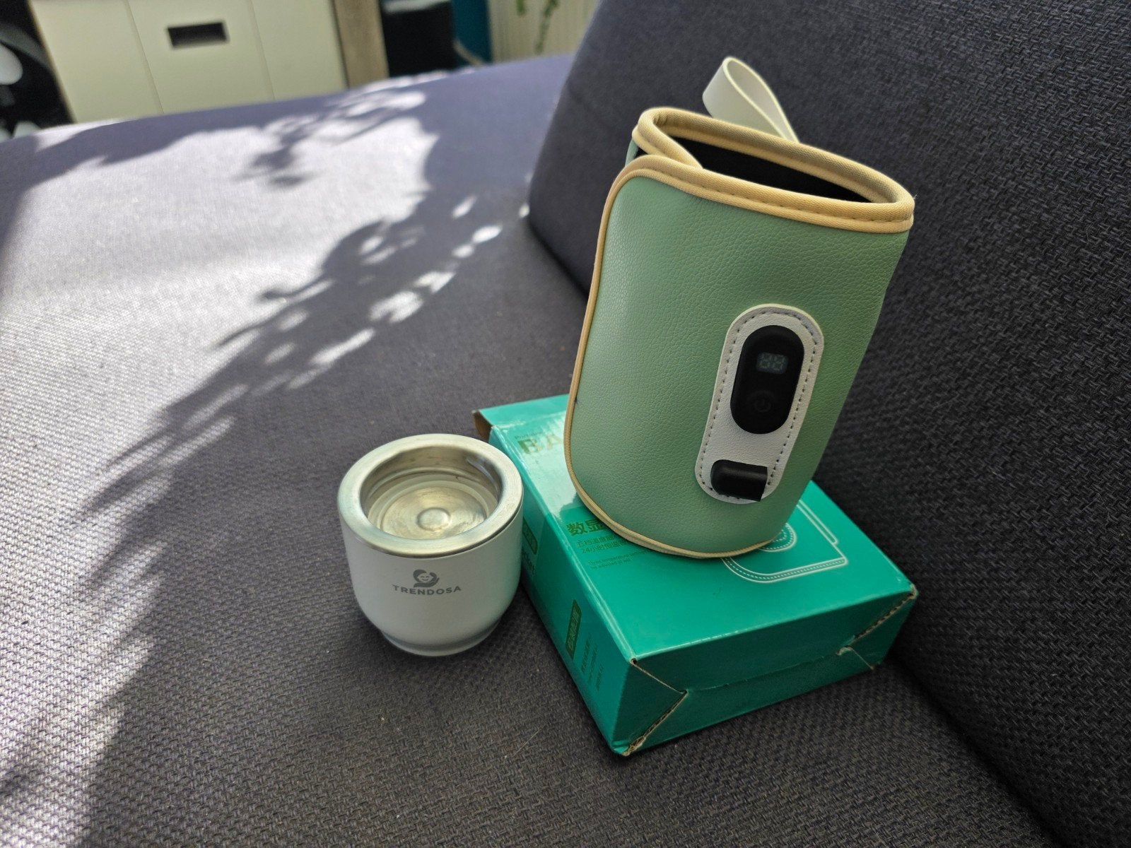 Draagbare flessenwarmer met temperatuurdisplay en warmhouder, Ophalen of Verzenden, Zo goed als nieuw, Draagbaar, Flessen- of potjesverwarmer