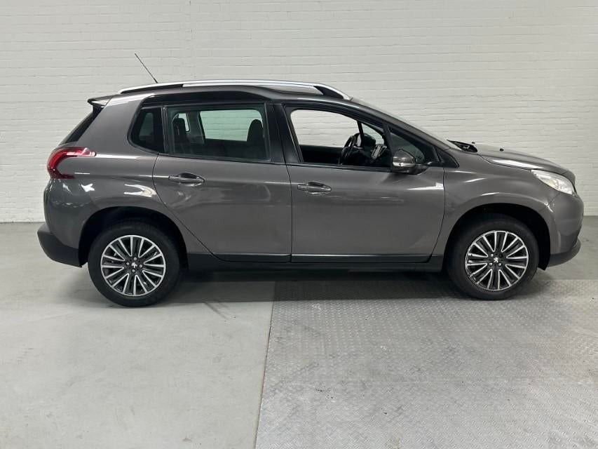 Peugeot 2008 1.2 PureTech Active AIRCO / CRUISE /NAVI, Voorwielaandrijving, Stof, Gebruikt, Euro 6