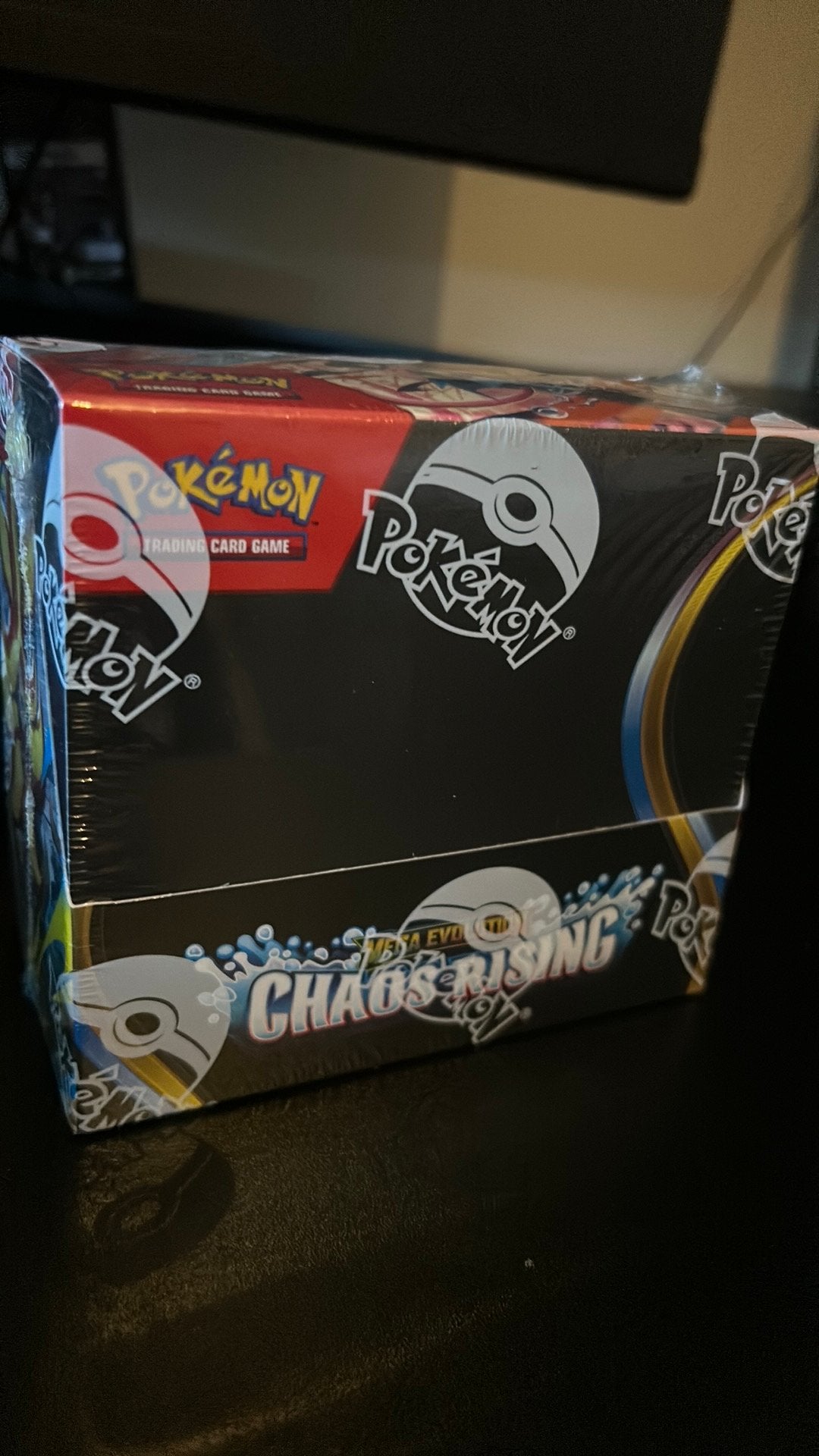 Chaos rising boosterbox, Hobby en Vrije tijd, Verzamelkaartspellen | Pokémon, Ophalen, Nieuw, Boosterbox